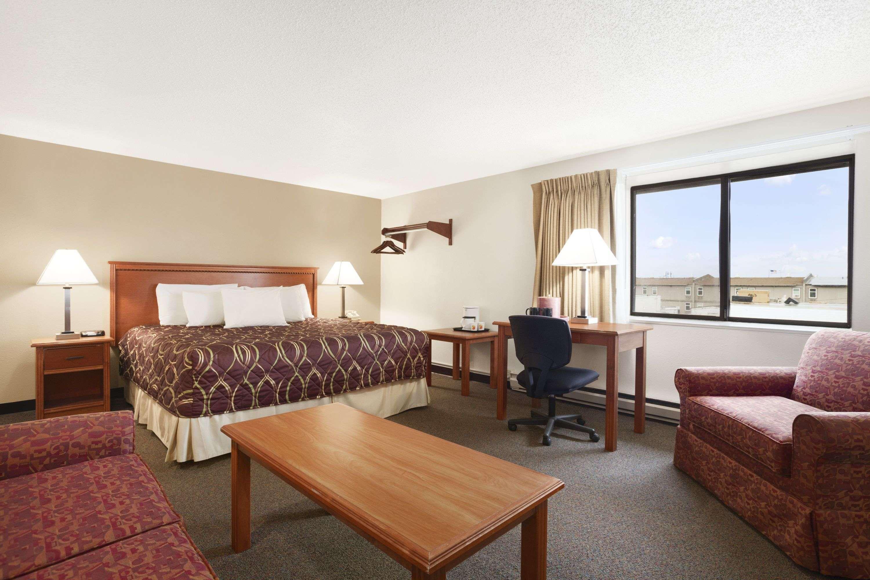 Super 8 By Wyndham Williston Nd Hotell Exteriör bild