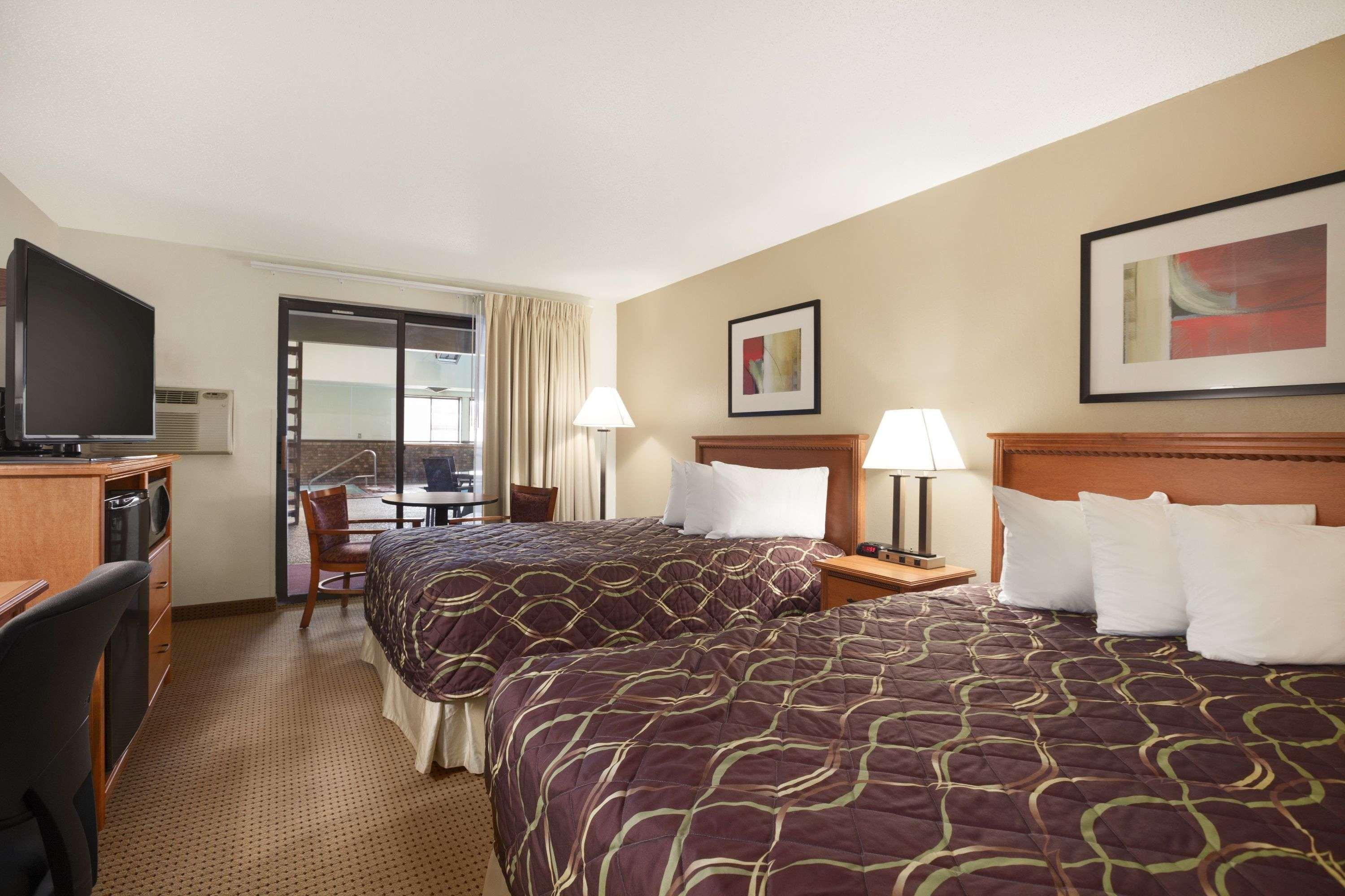 Super 8 By Wyndham Williston Nd Hotell Exteriör bild