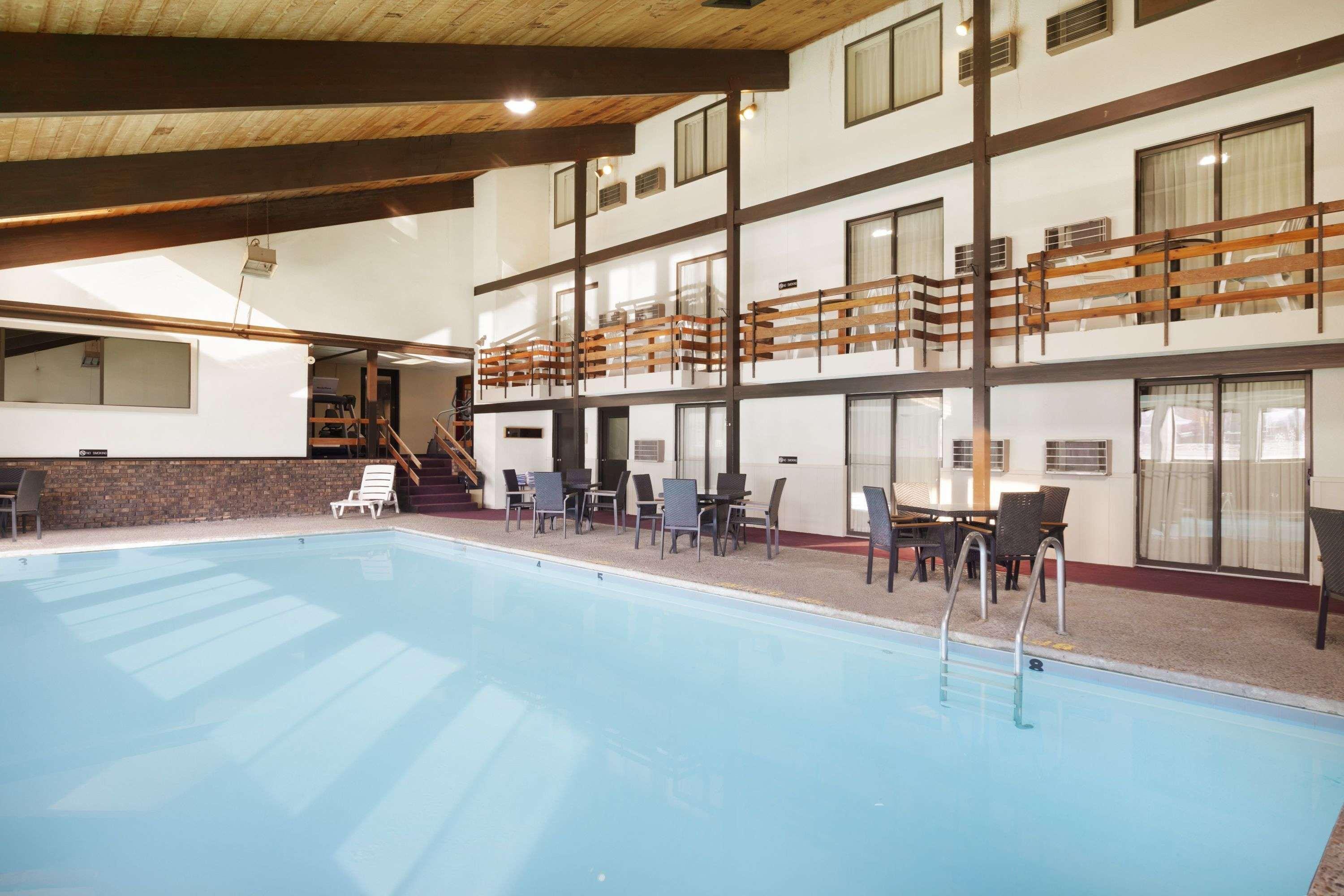 Super 8 By Wyndham Williston Nd Hotell Exteriör bild